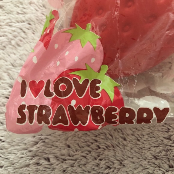 ⚡️⚡️Authentic Ibloom Strawberry Squishy - Picture 2 of 5